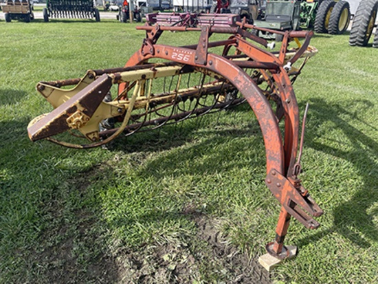 NH 256 Side Delivery Rake