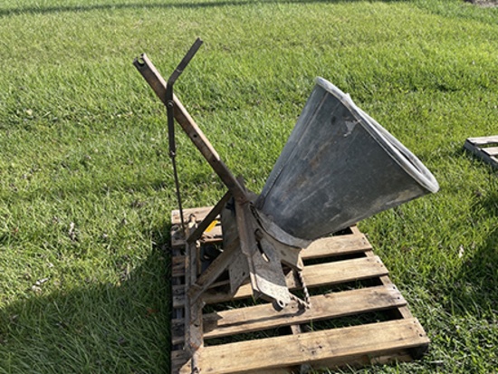 Freeman & Sons Seeder