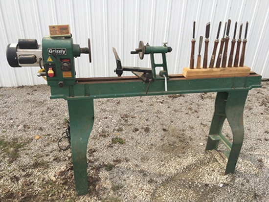 Grizzly G0462 Variable Speed Wood Lathe w/ Set of Turning Knives