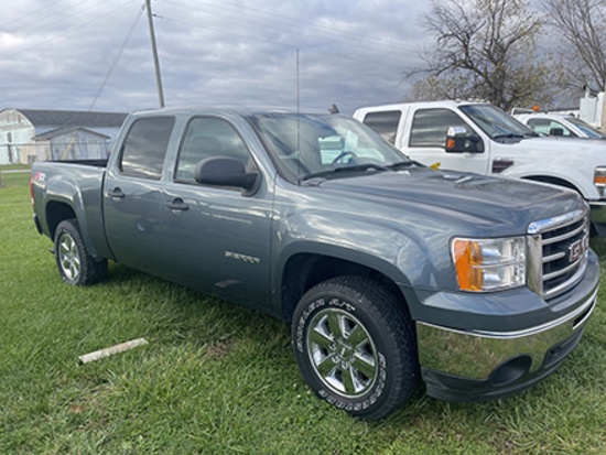 2013 GMC Sierra Z71, 4WD, 4 Door, 5.3L Engine, Auto Read 30,448 Miles