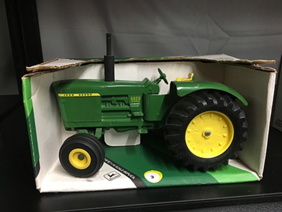 JD 5020 Diesel, 1/16 Scale