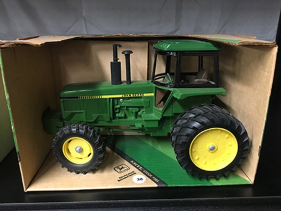 JD MFWD, 1/16 Scale