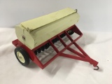 IH Drill, 1/16 Scale