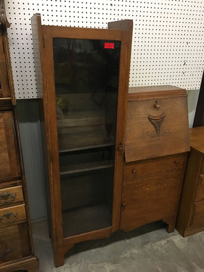 Secretary, No Mirror