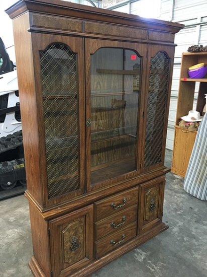 China Cabinet, 1 Glass Cracked