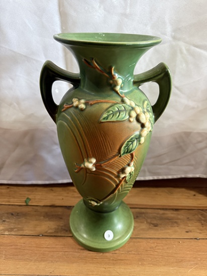 Rosevile IV-15 Snowberry Vase
