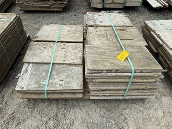 Lot of (30) 2 ft. Tall Corner Forms