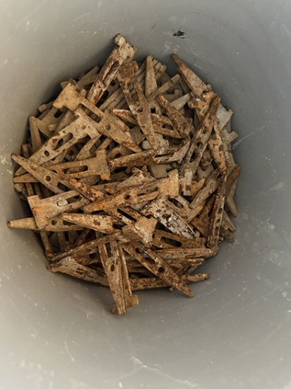 Symons Steel-Ply Standard Wedge Bolts, Approx. 1/4 to 1/3 Bucket