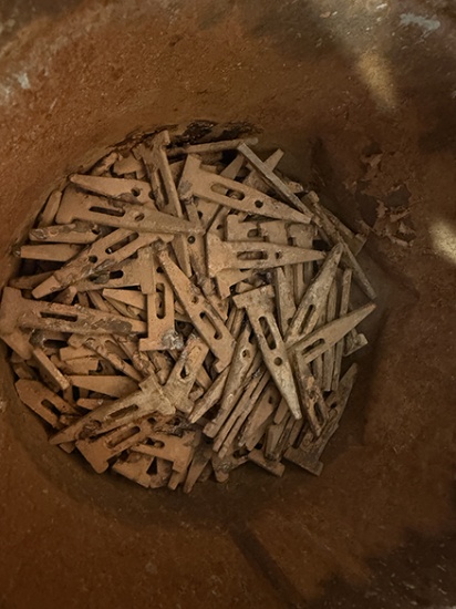 Symons Steel-Ply Standard Wedge Bolts, Approx. 1/4 to 1/3 Bucket