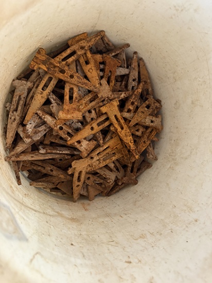 Symons Steel-Ply Standard Wedge Bolts, Approx. 1/4 to 1/3 Bucket