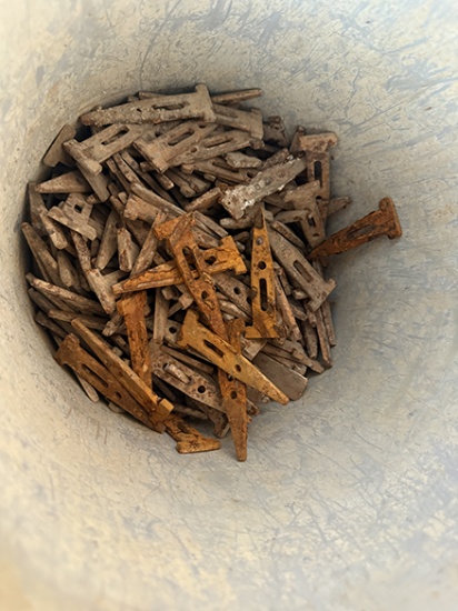 Symons Steel-Ply Standard Wedge Bolts, Approx. 1/4 to 1/3 Bucket