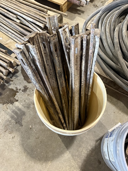 (21 X $) Flat Steel Nail Form Brackets