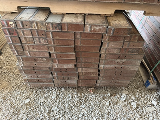 (60 X $) Symons Steel-Ply 4 ft. Forms