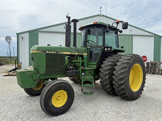 1980 JD 4440 Cab Tractor, 2WD, 7.6L 6 cyl. Diesel, Powershift