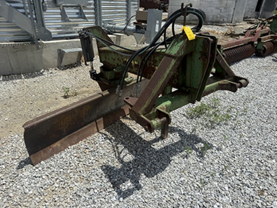 JD 9 ft. Hyd. Swing & Angle Blade