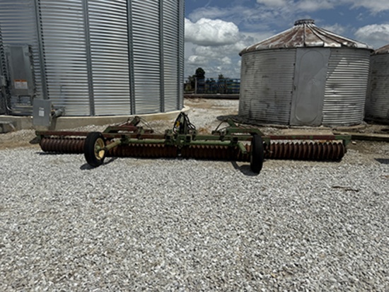 Pull Type 22 ft. Wingfold Cultipacker, Hyd. Fold, Land Wheels
