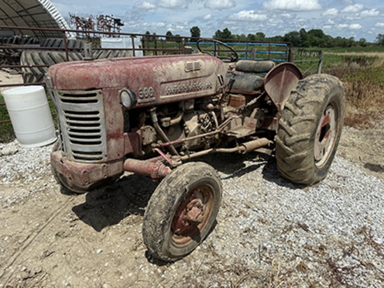 Int. 300 Utility Tractor, 2 pt. Draw Bar, 540 PTO, Fenders, Rear Weights