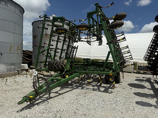 JD 980 Field Cultivator 42 ft., 3 Bar Coil Tine Harrow