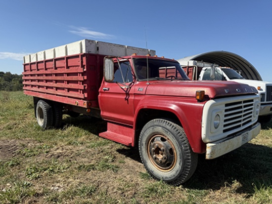 1974 F600 Truck