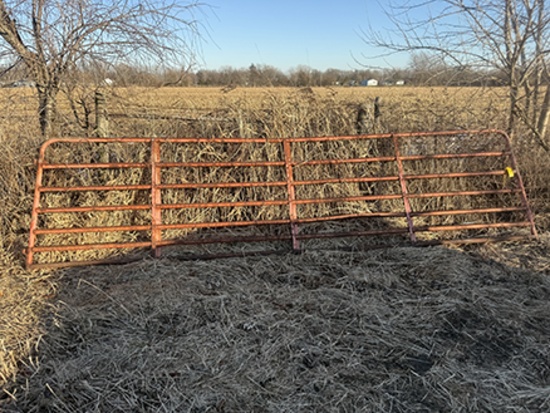 16 ft. Pipe Gate, Some Damage