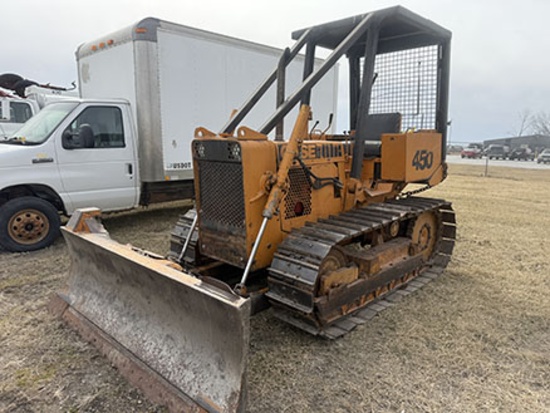 450 Case Rops CASE 450 Crawler 7 1/2 ft blade, reads 3082 hrs, rear PTO, ROPS ...