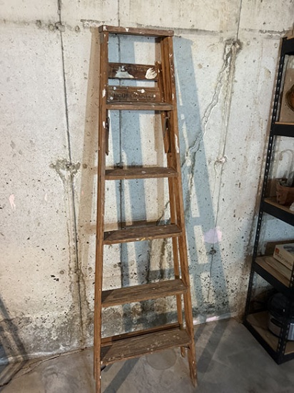 6 ft. wooden step ladder