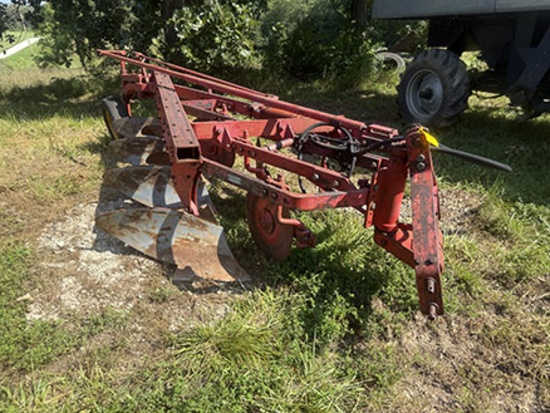 MF 86 4 BTM, 3 pt. Mount Plow, Ser# 1268002000