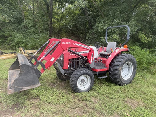 MF 1540 Compact Utility Tractor, 1064 Hours