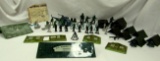 VINTAGE TRAINING CENTER ACCESSORIES & ARMY MEN