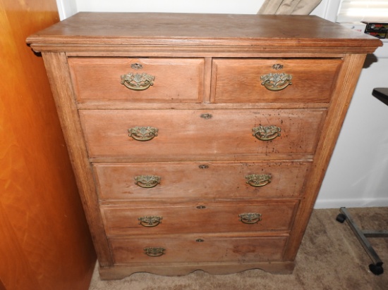 Antique chest of drawers