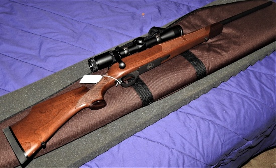 Vanguard Weatherby 7mm Bolt Action Rifle with scope