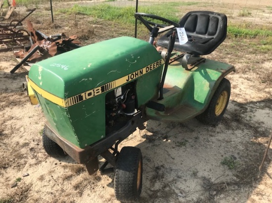 John Deere 108