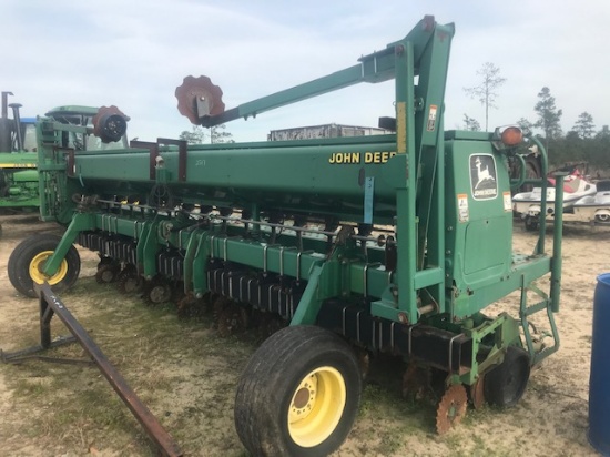 John Deere 1530 Drill