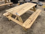 (1) Picnic Table