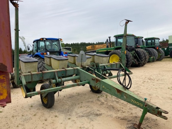 John Deere 7000 4RW Planters