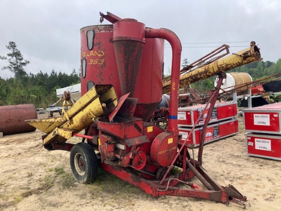 New Holland 353 Feed Mill