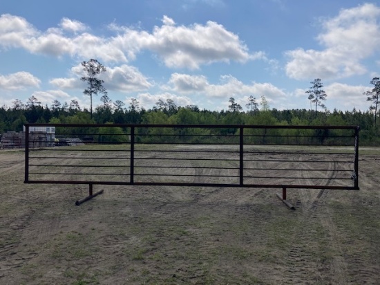 (1) Free Standing Solid Fence Panel Apx. 26'