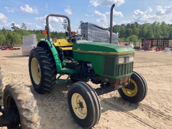 John Deere 5200 Tractor 2WD
