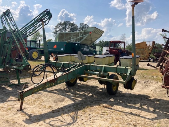 John Deere 7000 4RW Planters