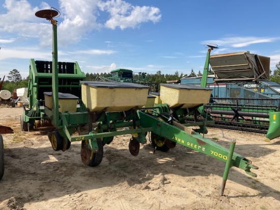 John Deere 7000 4RW Planters