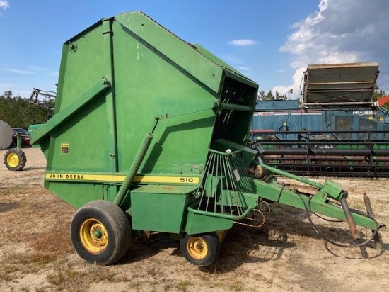 John Deere 510 Baler