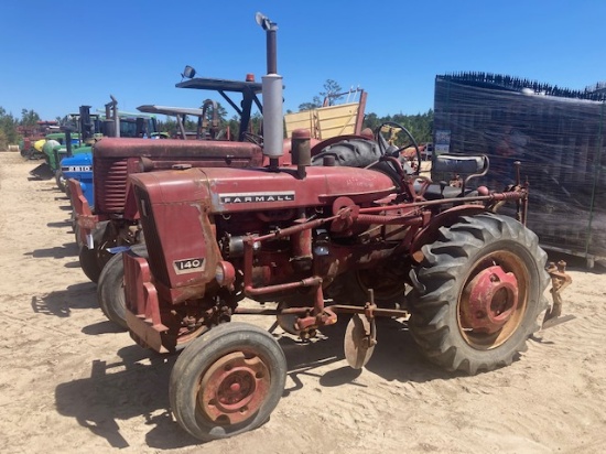 IH Farmall 140 Tractor