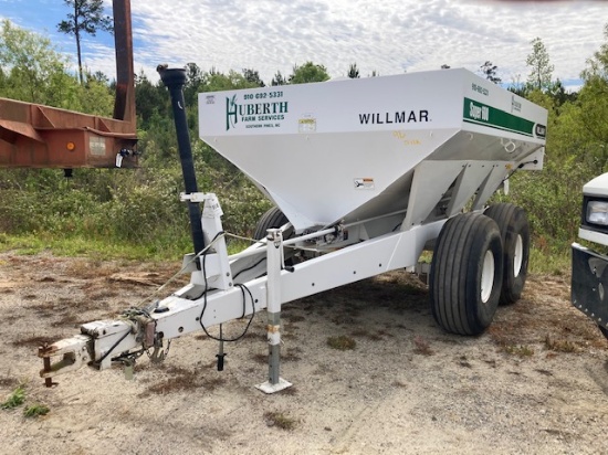 Willmar Super 600 Fertilizer Spreader