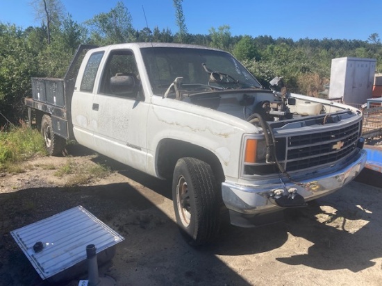 SALVAGE Chevy Truck w/ Flatbed N/T