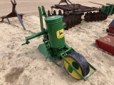 John Deere 3pt. 1RW Planter