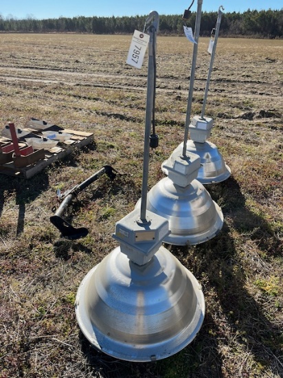 (1) Misc. Shop Light