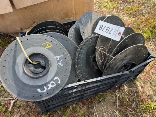 (24) Corn Plates
