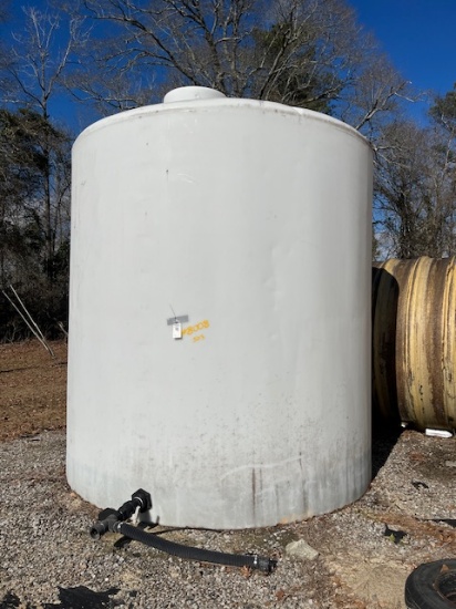 Apx. 5,500 Gallon Poly Bulk Tank