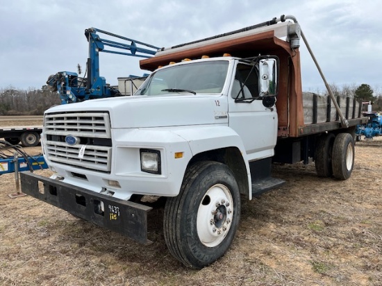 Ford F700 Diesel Truck w/ Dump