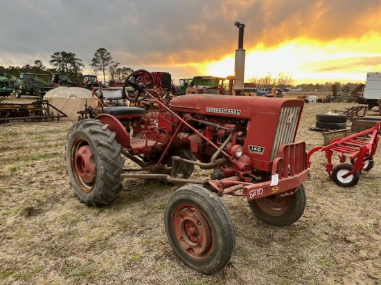 IH Farmall 140 Tractor